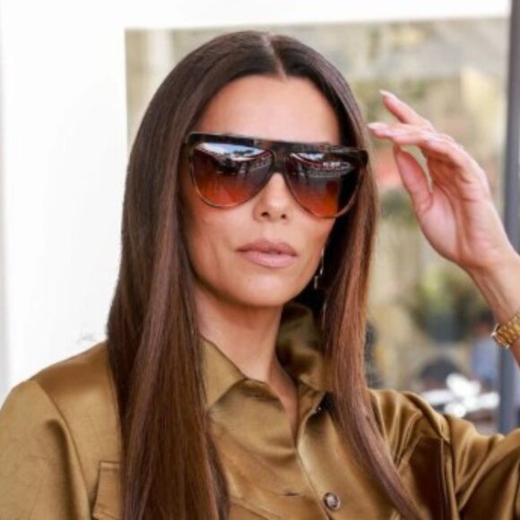 Victoria Beckham VB619S 005 Sunglasses Black Aviator Frame, Lenses main image 4